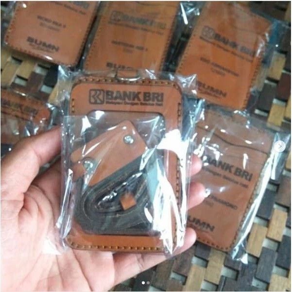 

Name Tag Kulit Asli Bebas Costum Nama/Logo - Cokelat