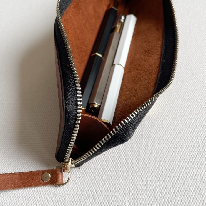

✨LARIS✨ -Leather Pencil Case