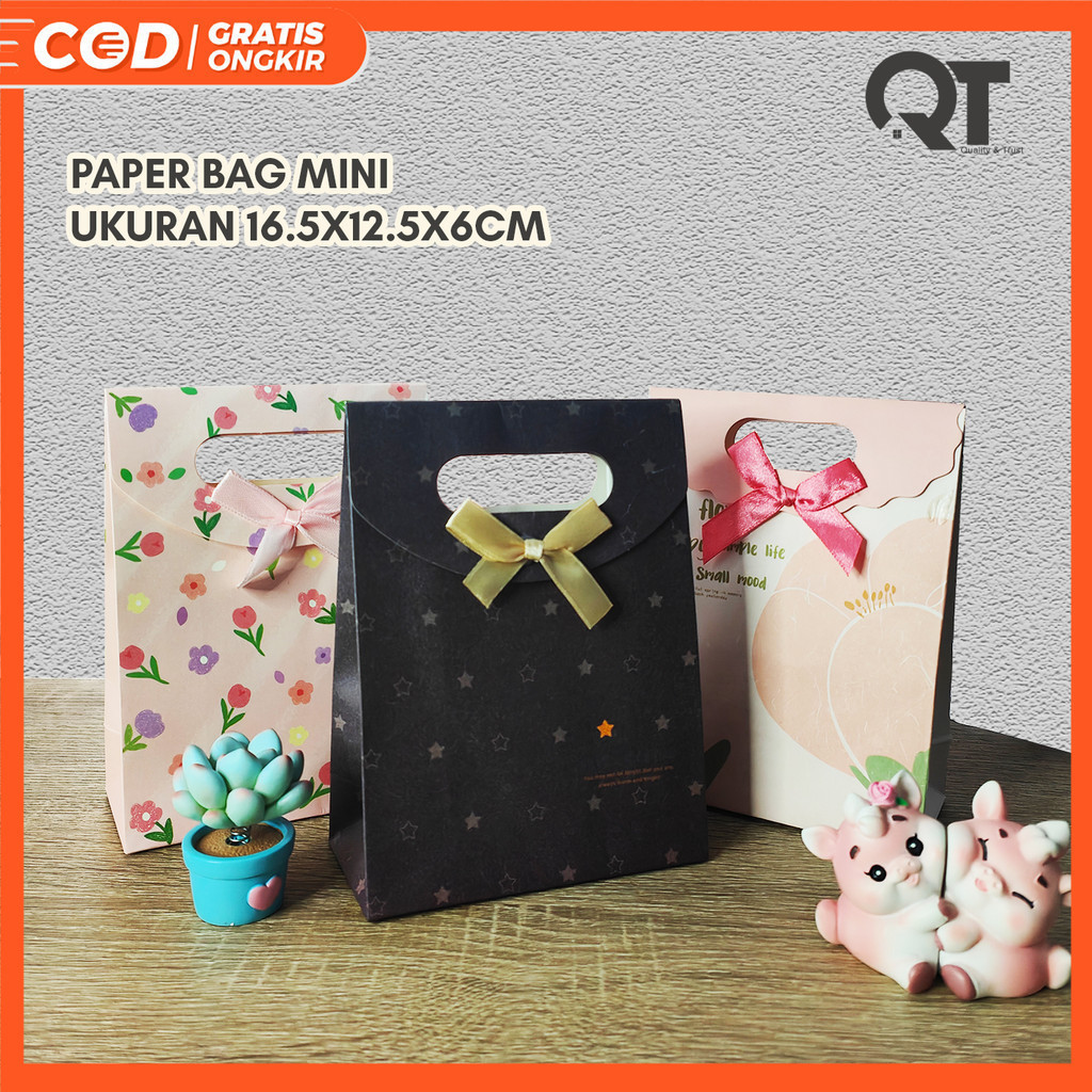 

PAPER BAG / 16,5x12,5x6CM / PAPERBAG KECIL / TAS KERTAS / TEMPAT KADO HADIAH / SOUVENIR BOX KECIL