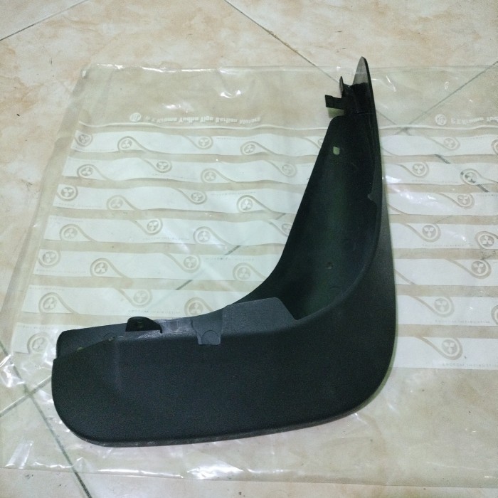Part karpet lumpur depan kanan VW golf GTI original