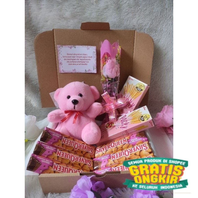 

hampers coklat/gif book hadiah valentine/ ultah /wisuda dll/ keluarga oleh oleh