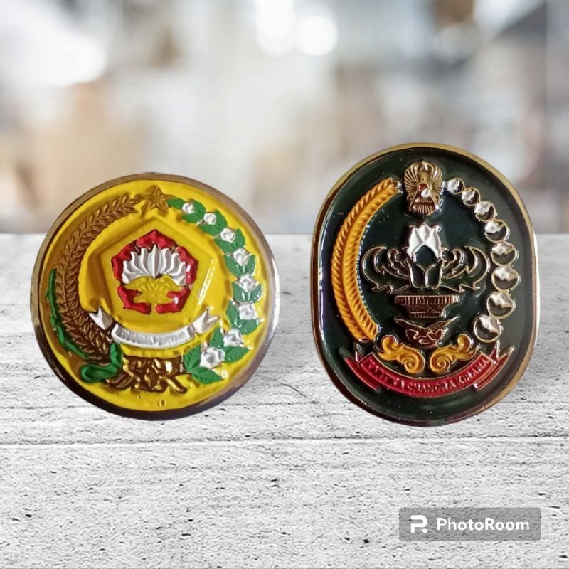 Paket Lencana Dharma Pertiwi dan Lencana Persit KCK