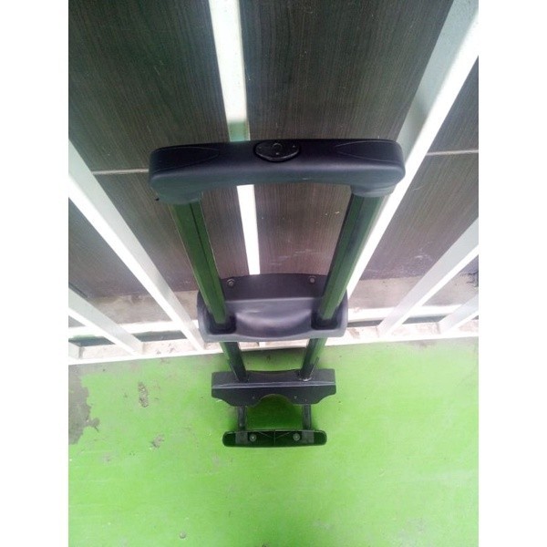 tiang trolly koper/tas/beauty case ukuran 20 inchi.