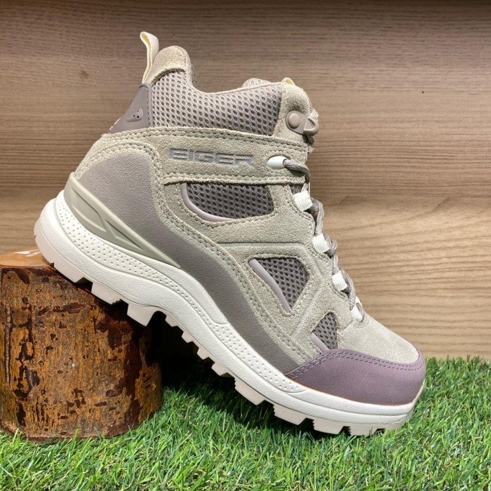 SEPATU WANITA HIKING VIBRAM SHOES WS X-TYRANNO 1.0 - BEI