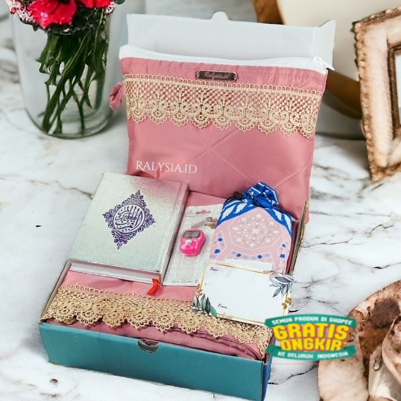 

HAMPERS MUKENA PREMIUM / MUKENA SATIN VELVET 2in1 MEWAH / HAMPERS LEBARAN / HAMPERS IDUL FITRI / RAMADHAN / HAMPERS ALAT SHOLAT / PERNIKAHAN / MUKENAH / KADO ULANG TAHUN / KADO WISUDA / BIRTHDAY / WEDDING / GRADUATION / KADO GURU / HAJI UMROH/ langsung p