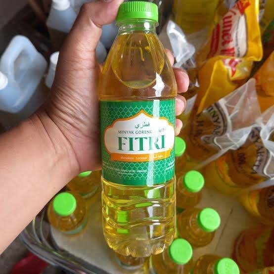 

a Minyak Goreng Fitri 400ML