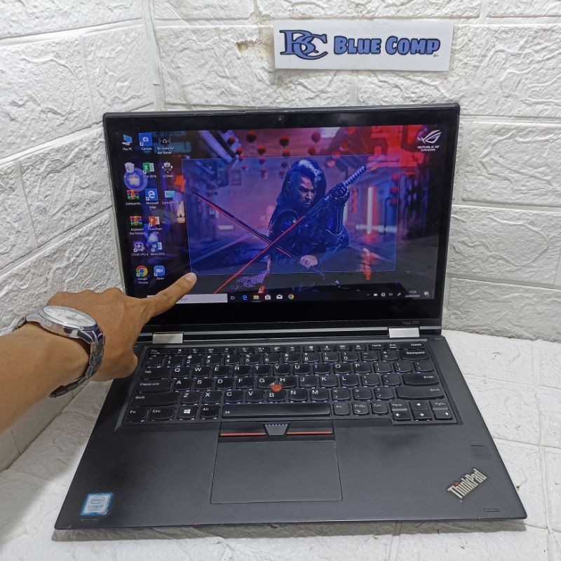 Laptop Lenovo Yoga 370 Core i5 Gen 7 Ram 8 GB SSD 256GB Laptop Design Editing