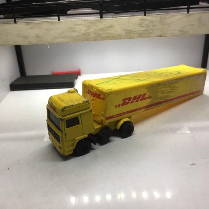 majorette dhl truck -SK89