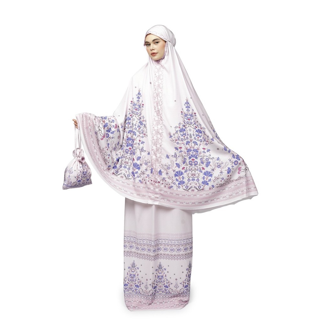 Nada Puspita - Iznik Prayer Robe - Peony
