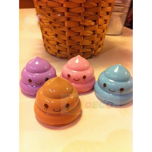 

1PC New Fresh Look Poo Design Pencil Sharpener Pencil Cutter School Supplies (SS-5940)
