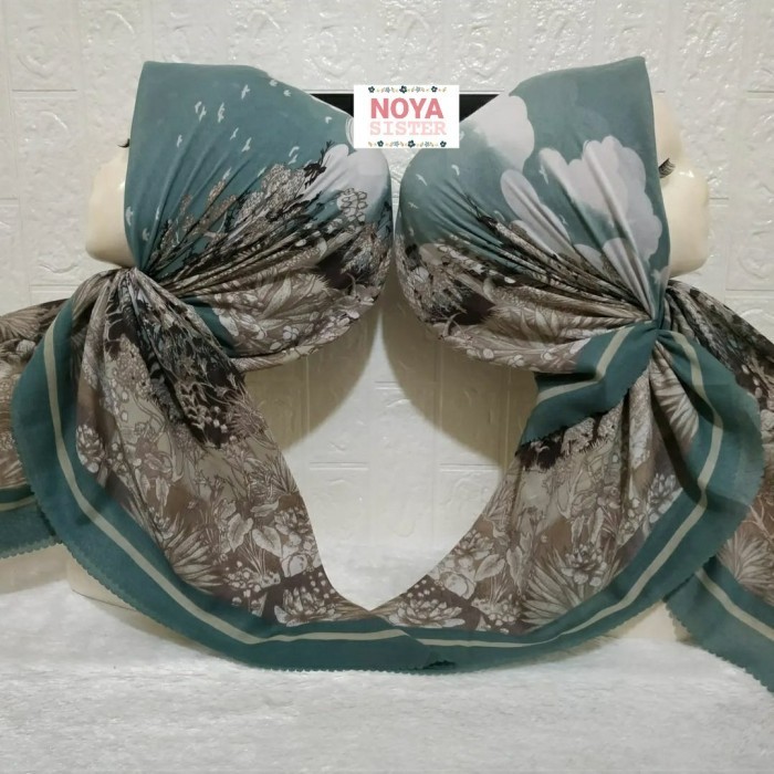 Hijab (Elsya) jilbab segiempat motif hijau emerald voal premium