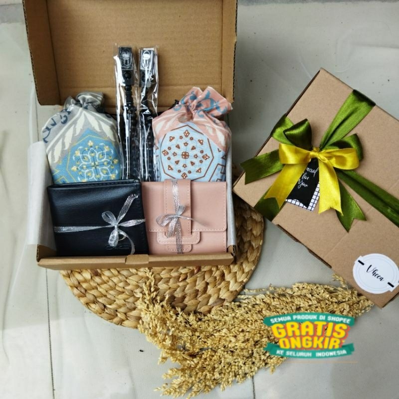 

HAMPERS SAJADAH COUPLE | HAMPERS SAJADAH TRAVEL | HAMPERS LEBARAN | KADO NIKAH | HAMPERS PERNIKAHAN | KADO PERNIKAHAN | SOUVENIR PENGAJIAN/ langsung proses