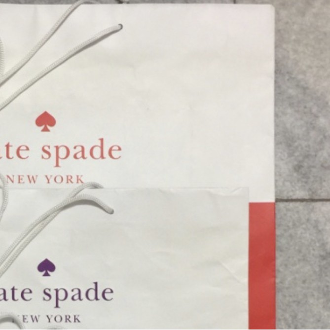 

Paperbag Branded KATESPADE - Merah Putih (L)