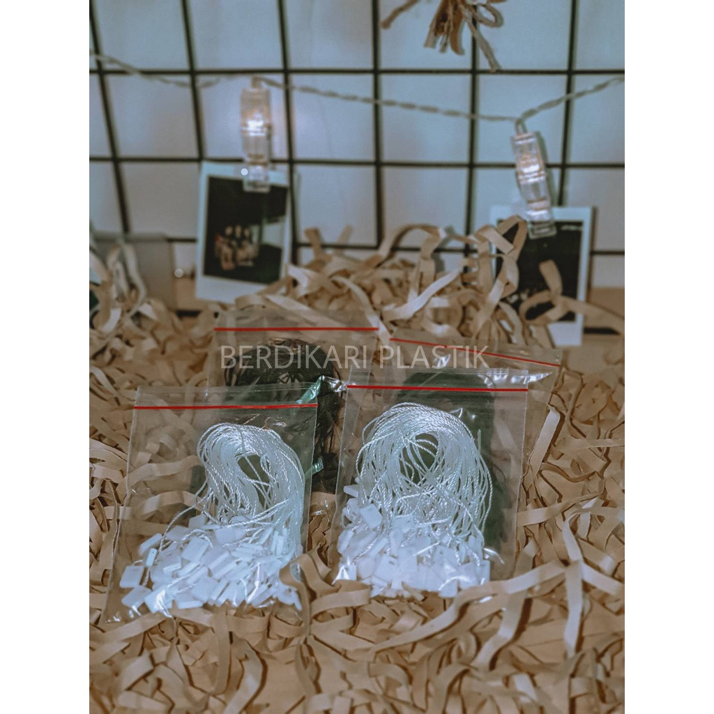 

(50pcs) Tali HangTag/Tali Gantungan Label Baju Hitam Putih