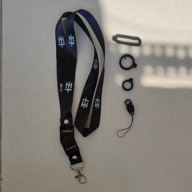 

LANYARD GANTUNGAN SERBAGUNA MATERNAL gantungan hp LOGO MATERNAL DISTRO HANDPHONE