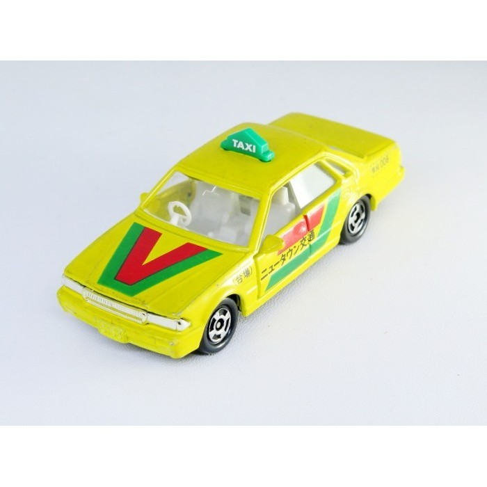 RR07 Tomica loose #13 Nissan Cedric 4 Door Taxi - kuning China