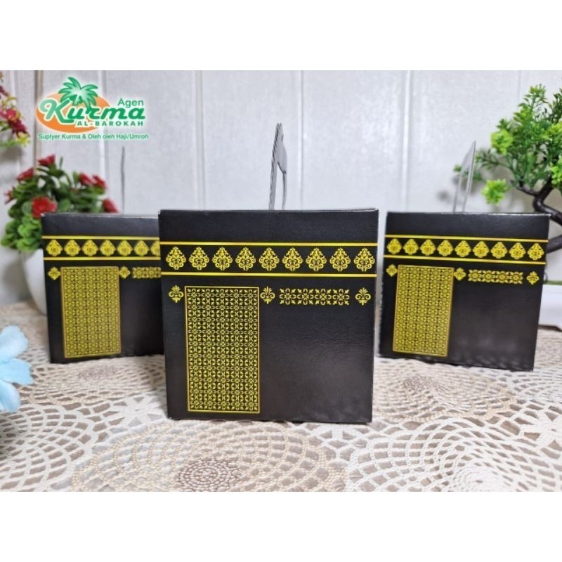

ACEH.130248 RQA Dus Kabah oleh-oleh Haji/umroh Paperbag Sovenir Mewah Berkualitas