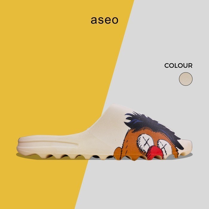 Freza_Store99 Aseo Sandal Yeezy Slide PREMIUM ELMO KAWS X KARAKTER H154 - Uniqlo, 40/41