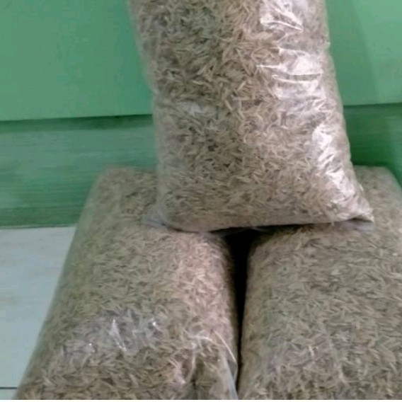 

Ready stok New sekam mentah kering per 1kg,bagus untuk segala jns tanaman