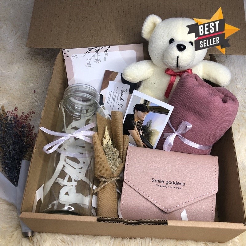 

Paket Love / Kado Ulang Tahun / Graduation / Wisuda / Anniversary / Hampers Murah / Kado Cewek / Cowok / Paket Hemat