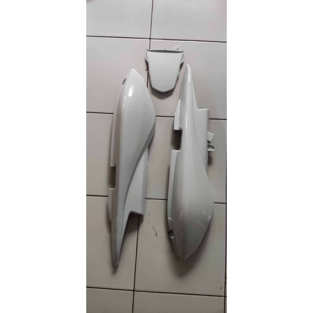 BODI BELAKANG TIGER REVO ALBINO PUTIH