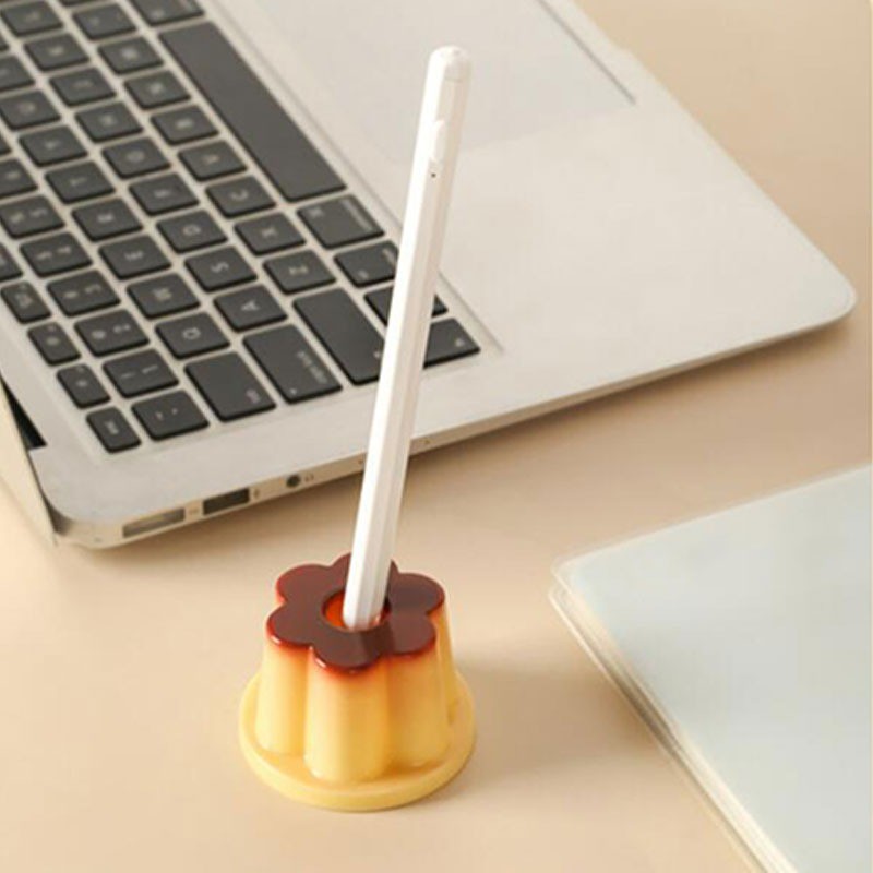 

1PC Creative Pudding Pen Holder Cute Cartoon Desktop Ornaments Student Birthday Gift Pen Slot Storage Rack