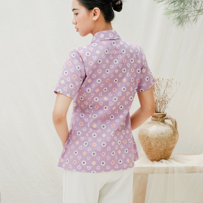 

promo ✨ -Kebaya Batik Jumputan Lengan Pendek Meradelima Katun Ungu Lilac - S
