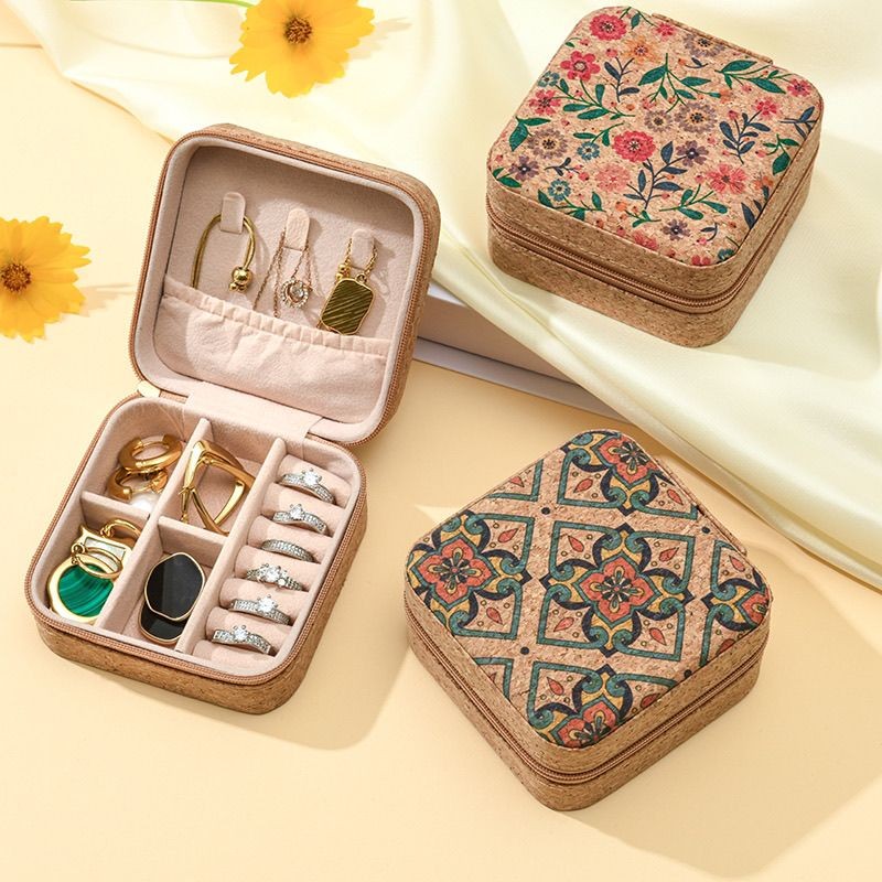 

Cork Patterned Jewelry Box with Fashionable Retro Style Portable Travel Jewelry Storage Display Rings, Necklaces, Earrings