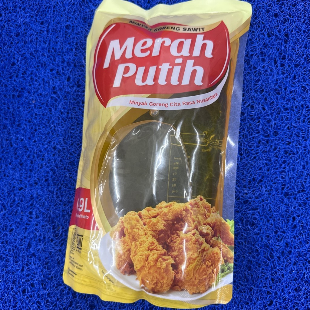 

MERAH PUTIH MINYAK 900ML