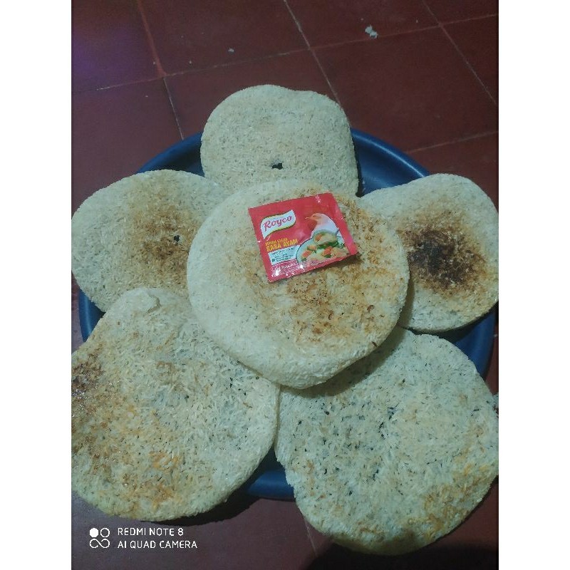 

Intip/Kerak Nasi Asli 2 lempeng bulatan Enak Gurih Mentah ASLI