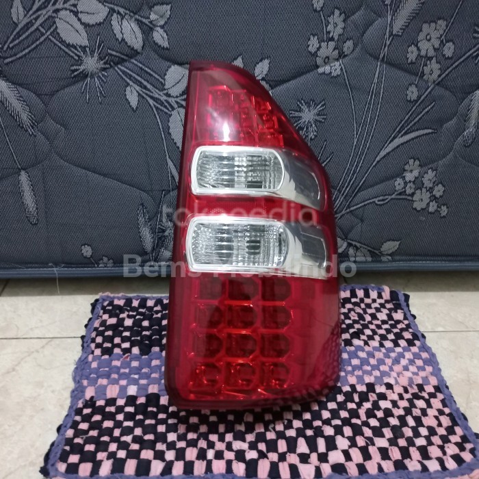Stoplamp Lampu Belakang Toyota NAV1 NAV 1 Kanan original