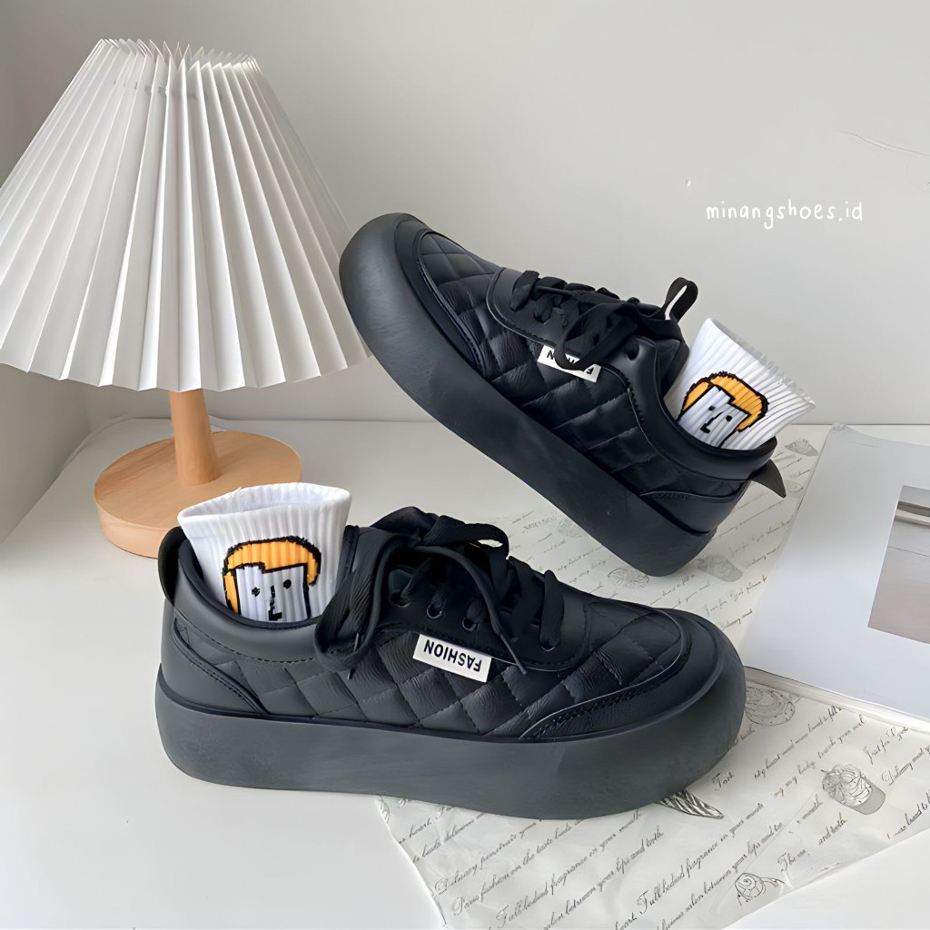 Sepatu Sekolah Wanita Korea Hitam Polos Nancy School / Sepatu Sneakers Wanita Korea Import// SEPATU 