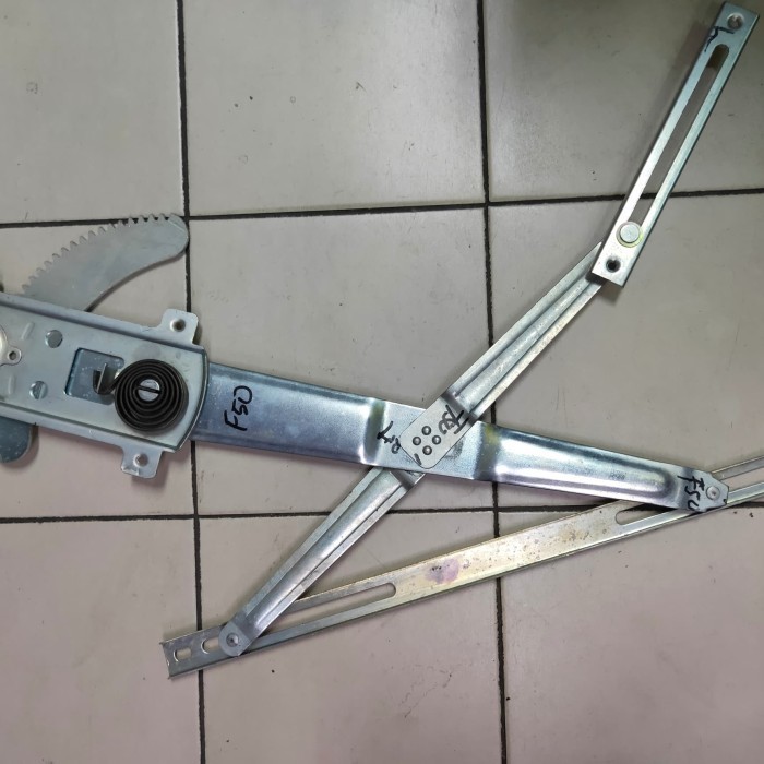 Ready regulator kaca depan Daihatsu Taft F10 & Taft F50 Part Cod