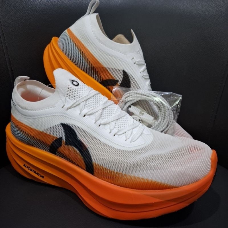 ORTUSEIGHT SEPATU RUNNING HYPERSONIC 2.0 CARBON