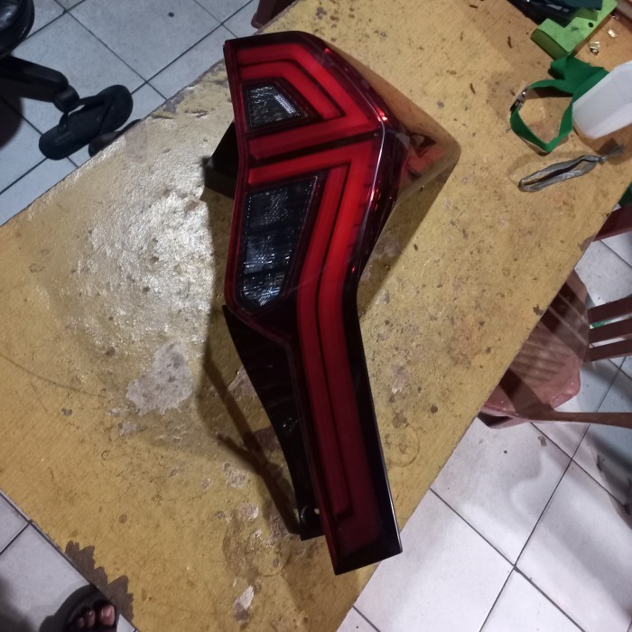 stoplamp Mitsubishi pajero dakar 2022 kanan