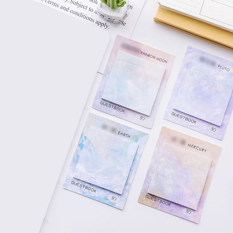 

Catatan tempel planet persegi yang kreatif siswa menggunakan N kali untuk menempelkan hadiah alat tulis kertas catatan pesan yang lucu