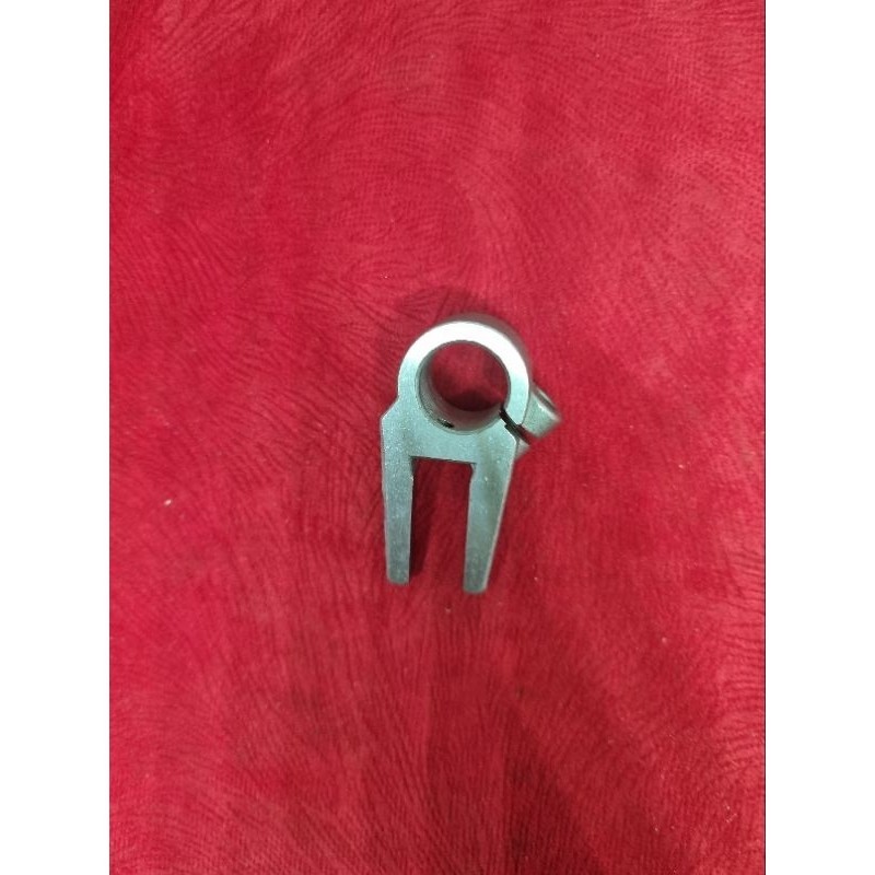 Cagak dudukan gigi mesin jahit typical GC6150M