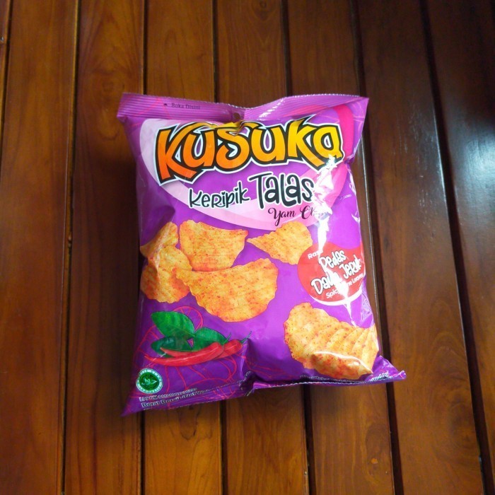 

kusuka keripik talas pedas daun jeruk 68gr yam chips