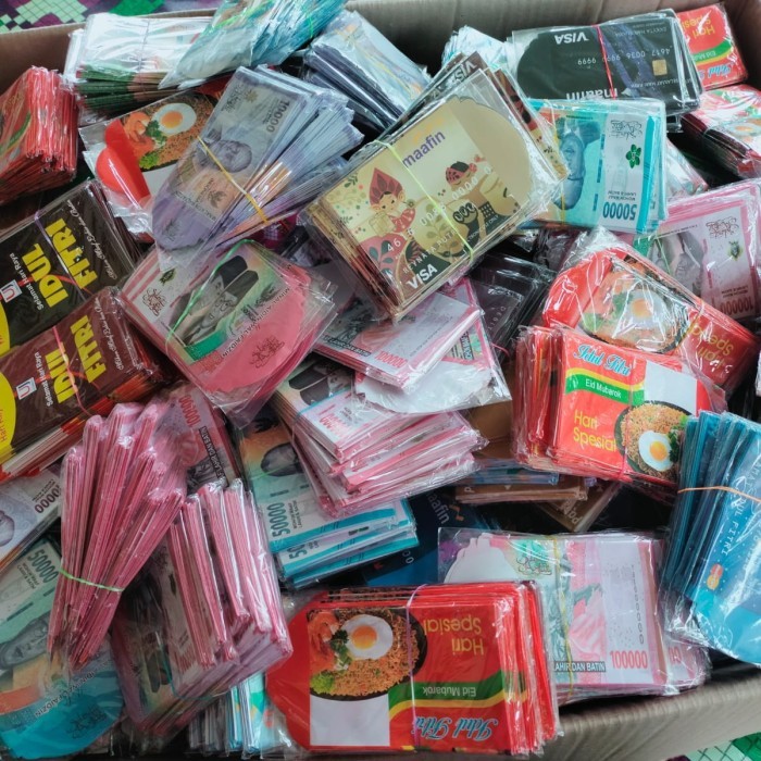 

MUMPUNG PROMO Paket Amplop Lebaran Lucu Menarik 1kg - Amplop Jadi 1kg - karakter TERLARIS