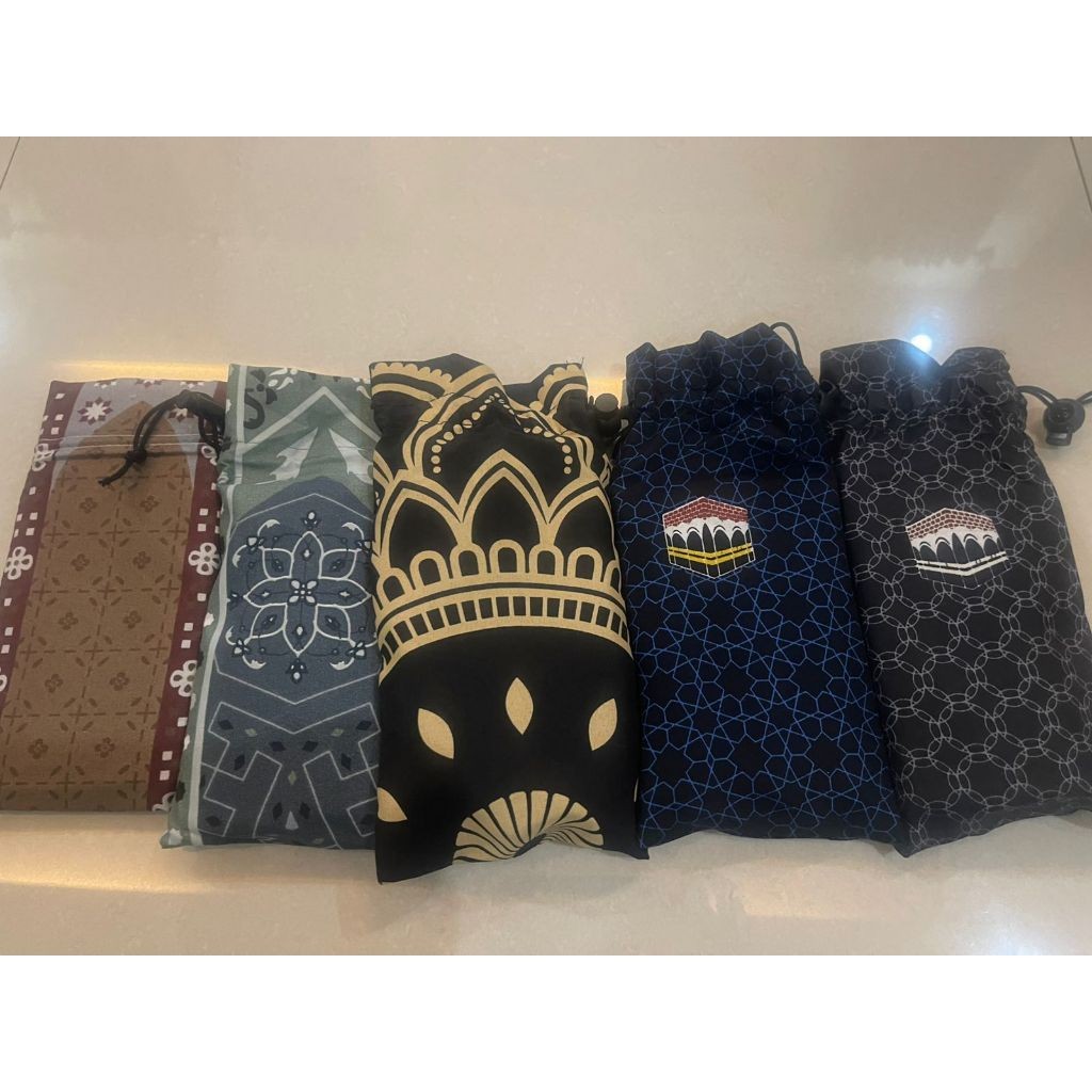 

TERMURAH! Sejadah Sajadah Travel Jumbo Alat Sholat Ibadah Bahan Silky Souvenir Hampers Pengajian Premium/ keluarga oleh oleh