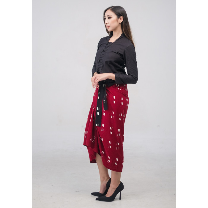 

Kichi Batik Blouse Kebaya Eden Black - Tangan Pendek, S