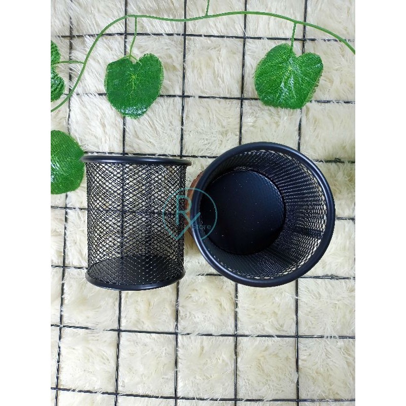 

TEMPAT PENSIL/PULPEN BESI WARNA HITAM - ABO