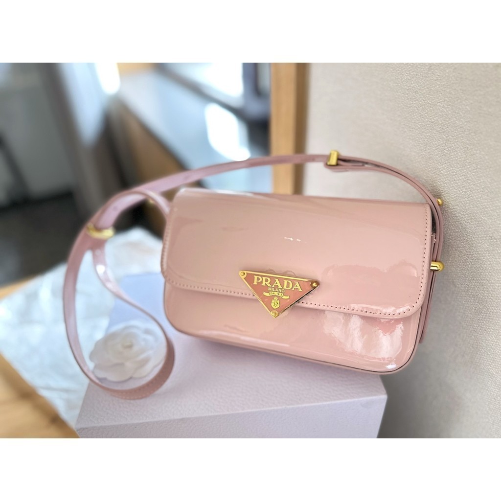 Original 2024 New Prada (with Box) Lacquer Leather Shoulder Bag for Women's Fashionable and Elegant 