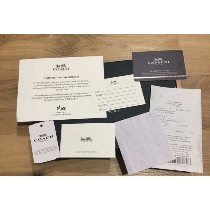 Ċöāĉħ Wallet in Signature Canvas With Varsity Stripe-F26072