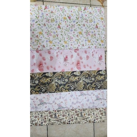 

Kasurdewi Kertas kado bedcover dan rbb