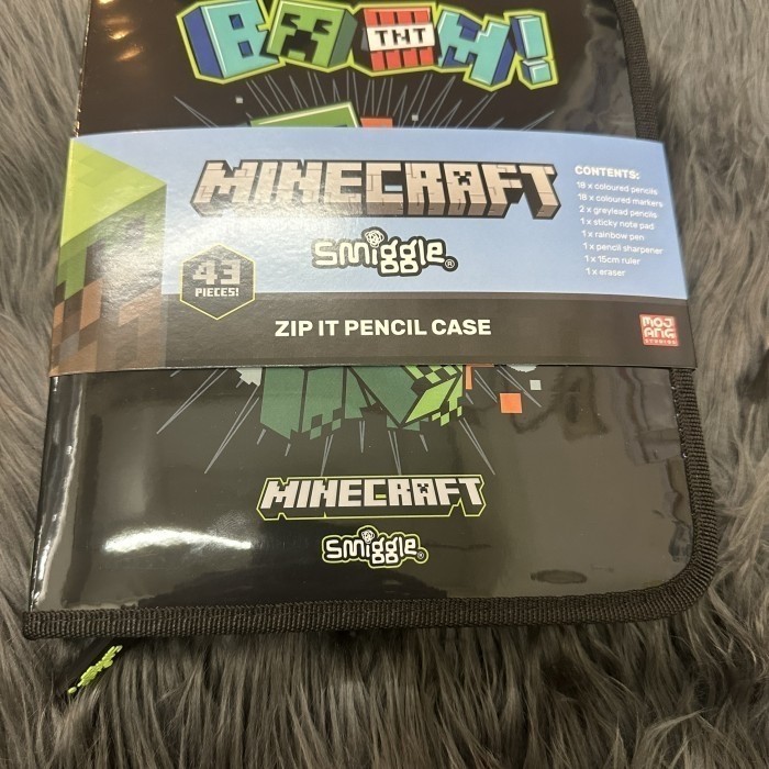 

✨LARIS✨ -Kotak pensil smiggle minecraft ( udah sama isi nya ) - Jurassic park