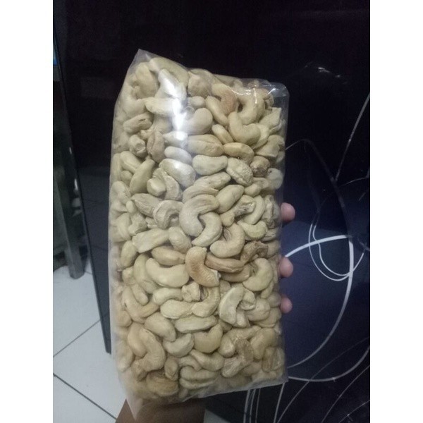 

kacang mede utuh 1 kg