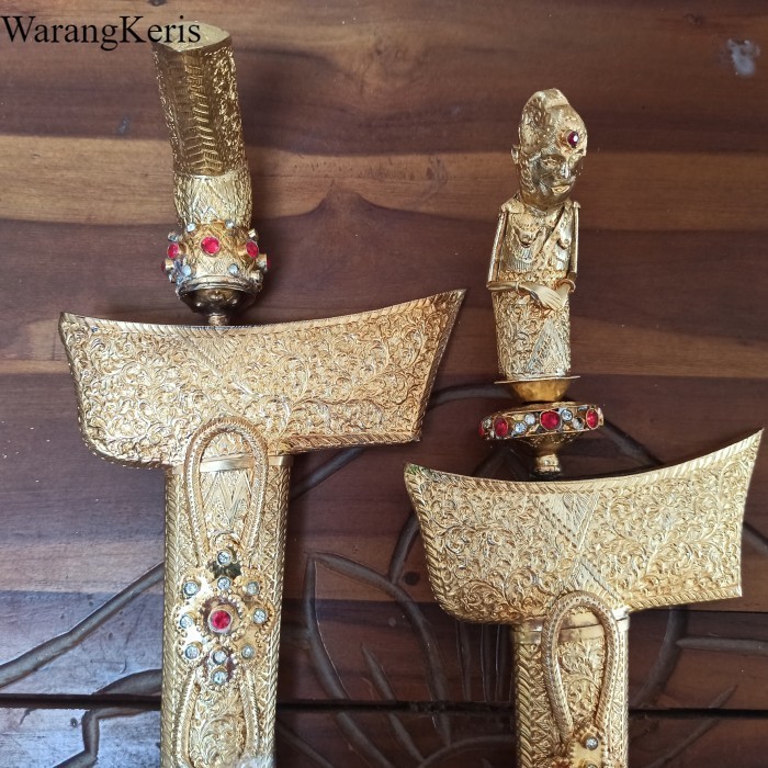 

Keris Pasangan antik