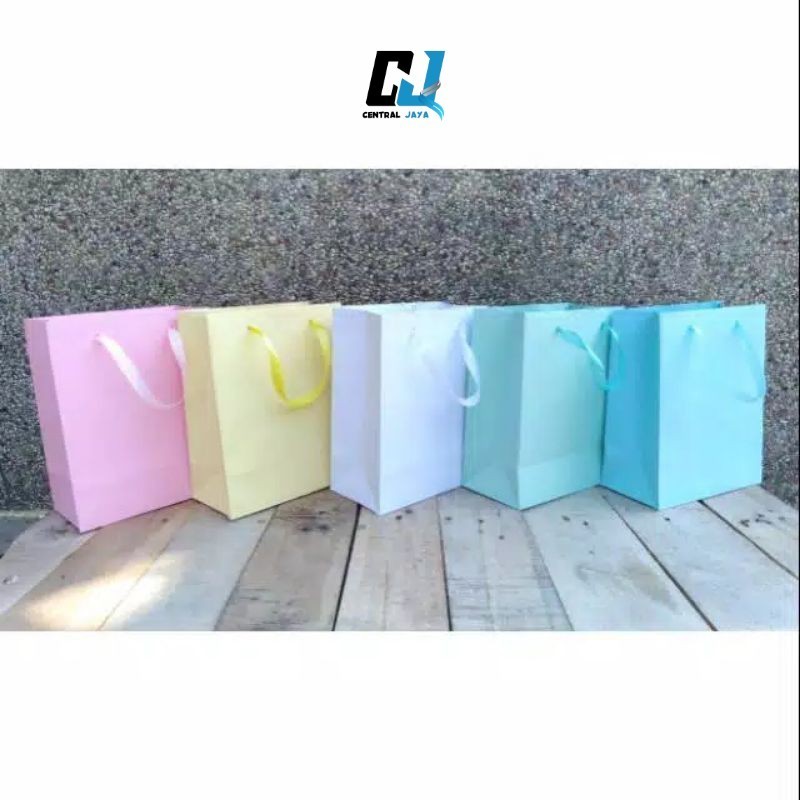 

Cute Paperbag 19x23,5x10 Paper Bag Kado Custom Wedding Tas Souvenir Kado Kertas Ulang Tahun
