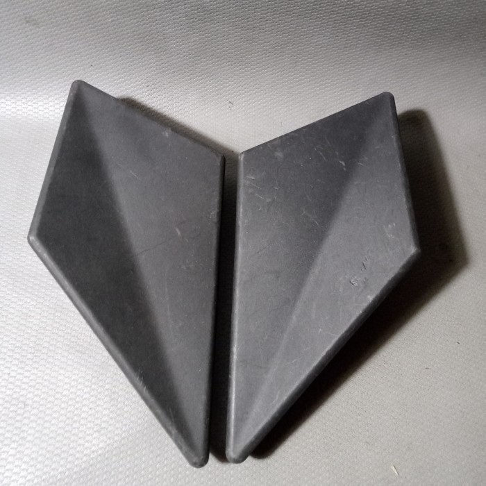 belah ketupat cover bawah jok depan kanan Minerva megelli 250